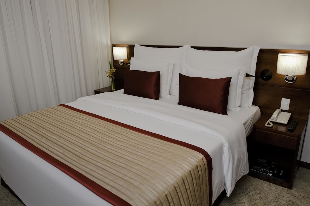 SUPERIOR, QUEEN BED