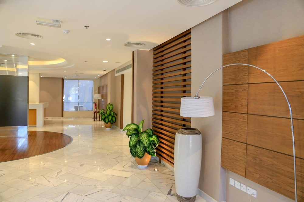 Muscat Inn Hotel 8/40