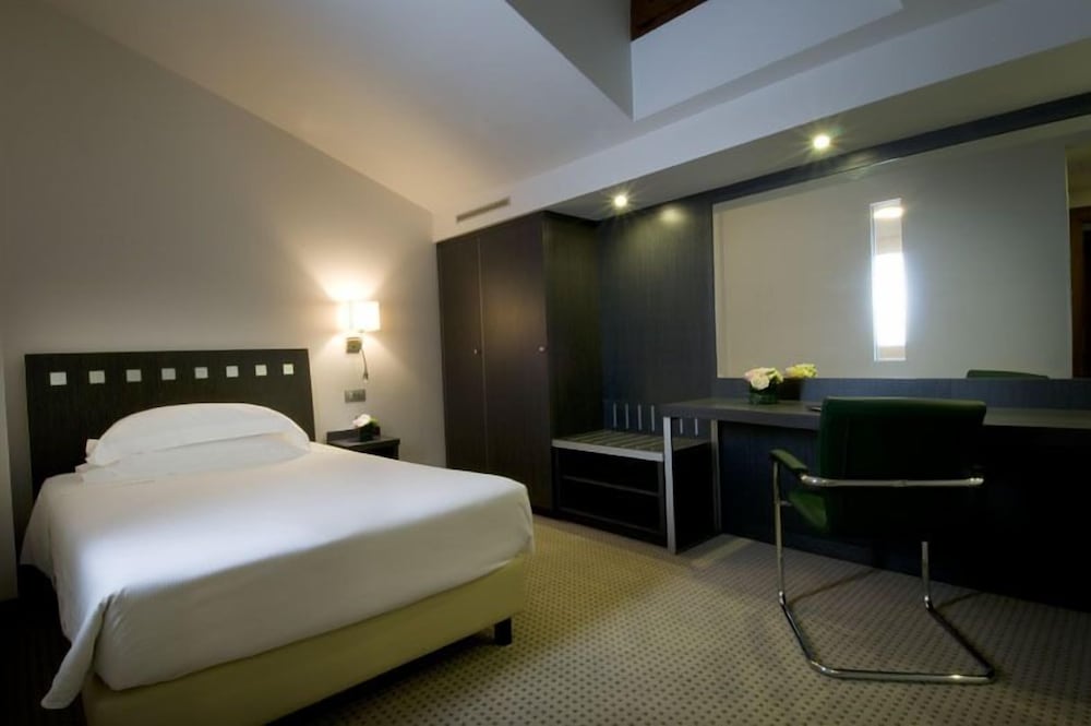 غرفة كلاسيكية مفردة بسرير فردي، Arli Hotel Business And Wellness 2/3