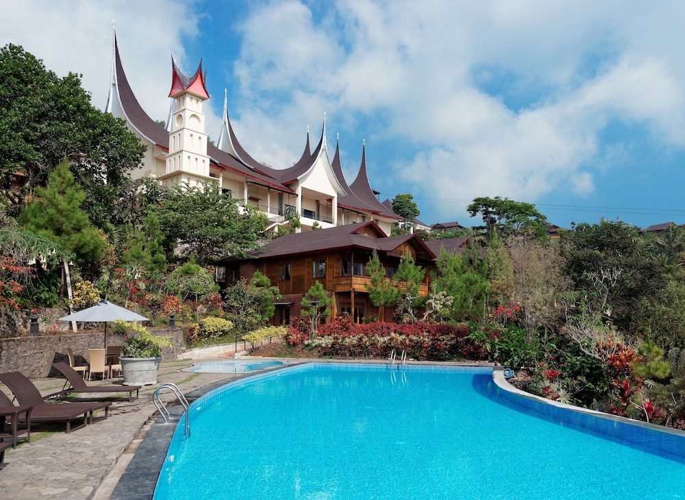 Jambuluwuk Convention Hall and Resort Batu 57/63