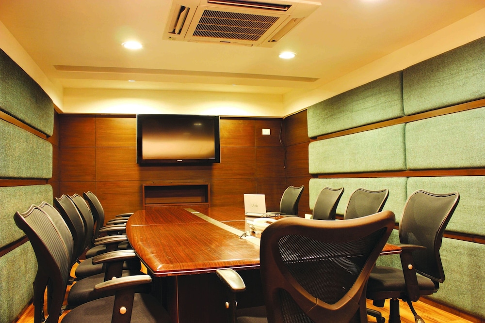 RNB SELECT BANJARA HILLS 42/45