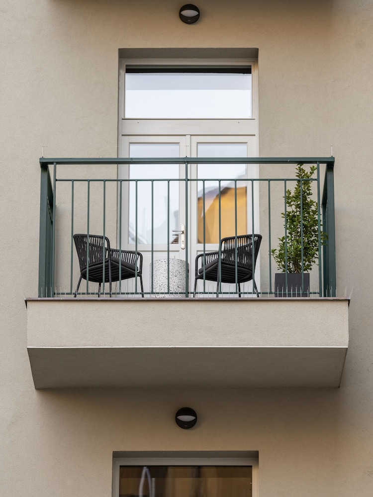 The Viaduct - Suites & More in PRAGUE