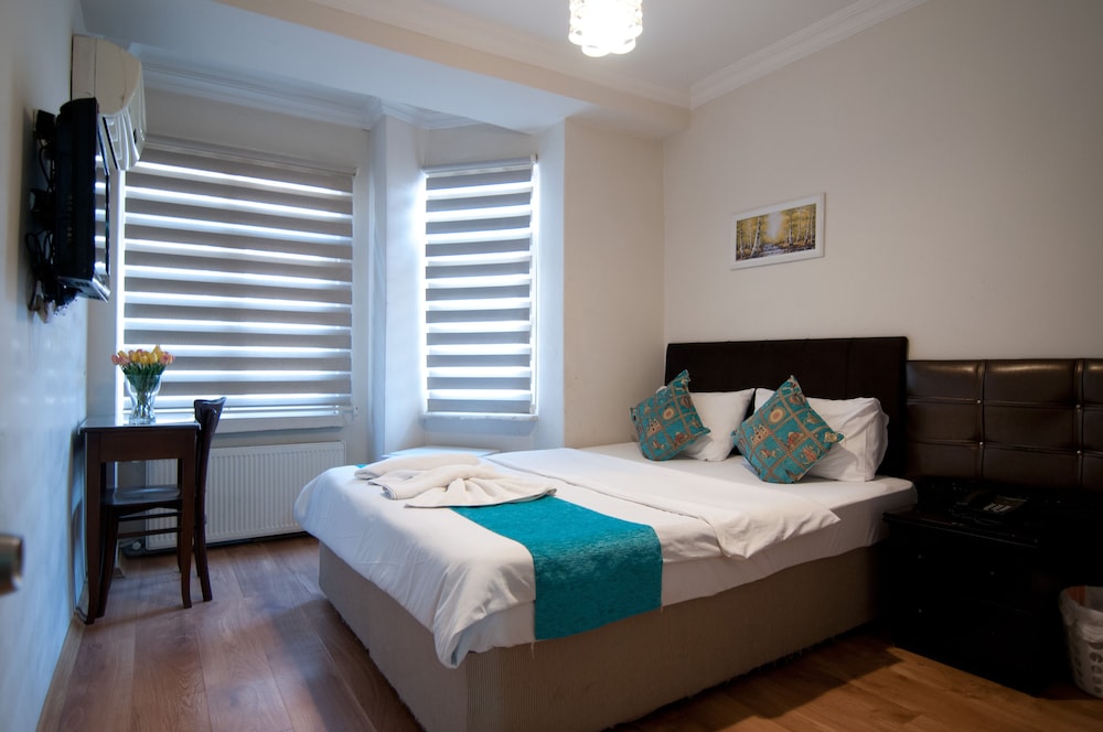Taksim Trust Hotel (ex Ilya Pera Hotel) 8/63