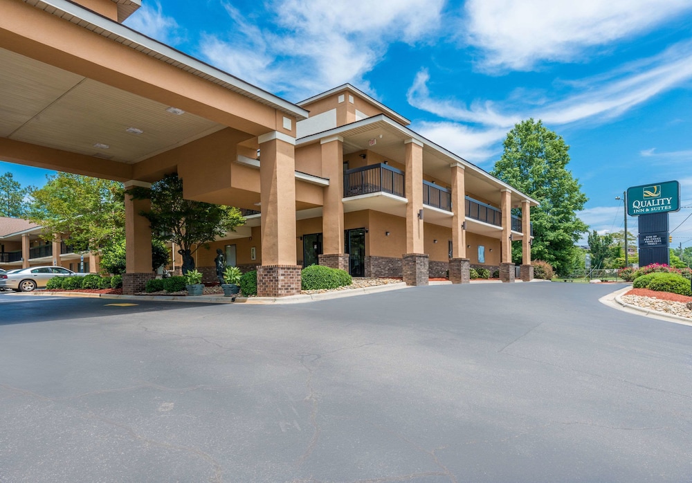 Quality Inn and Suites Rockingham 1/28