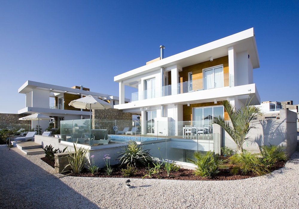 Paradise Cove Luxurious Beach Villas 1/50