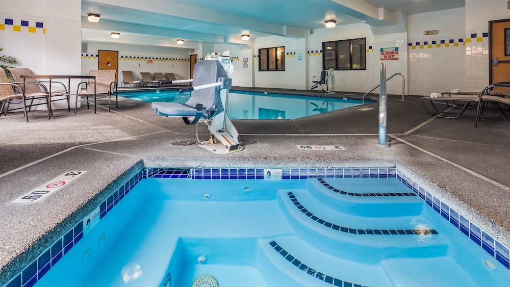 Best Western Plus Vancouver Mall Dr. Hotel & Suites 4/38