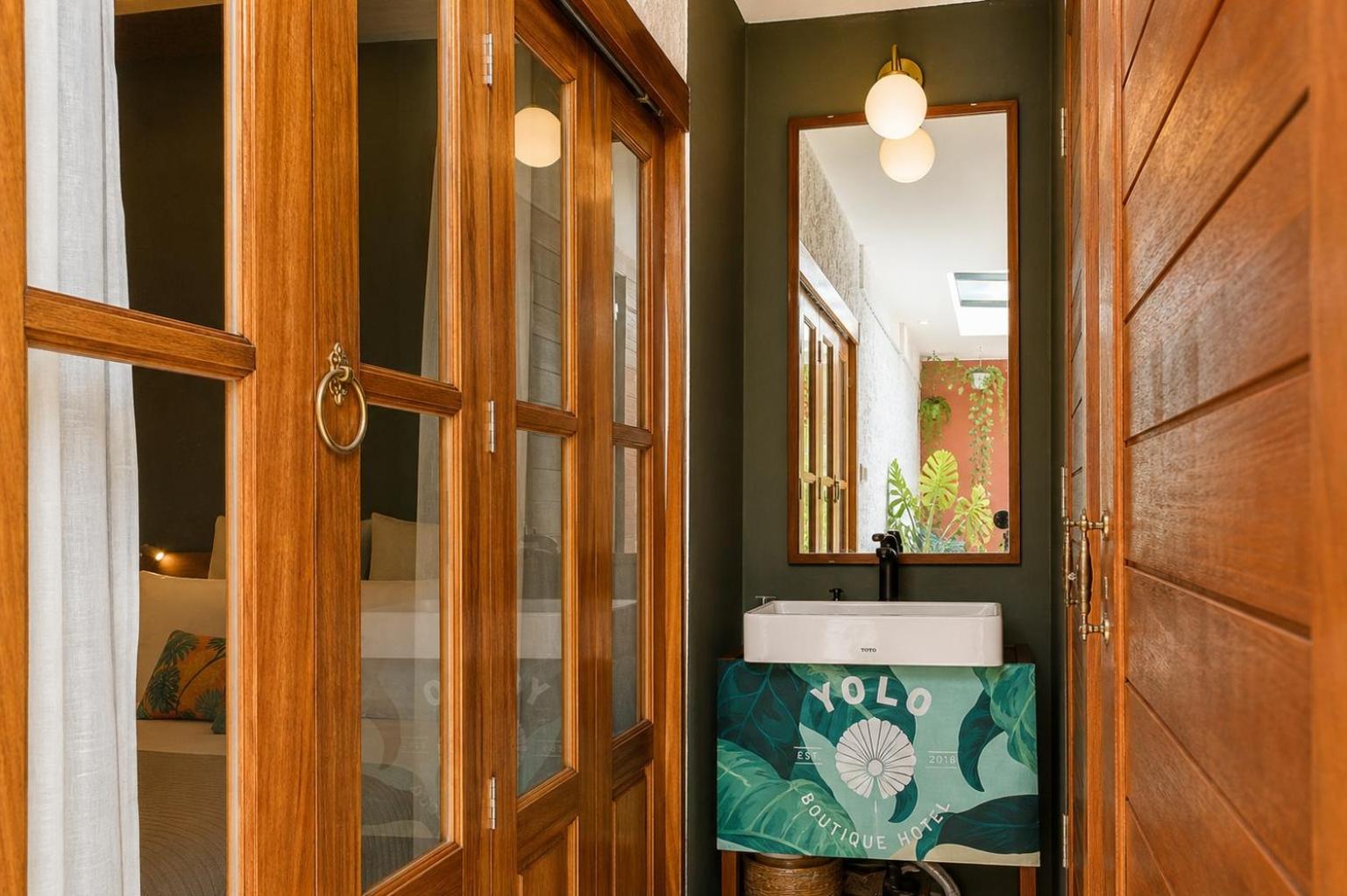 غرفة بسرير كينج بإطلالة على الحديقة، Yolo Bangkok Boutique Hotel 9/10