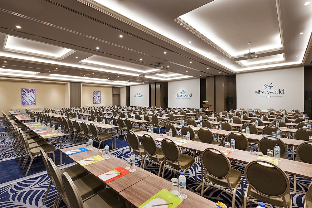 Elite World Grand Istanbul Kucukyali Hotel 61/68