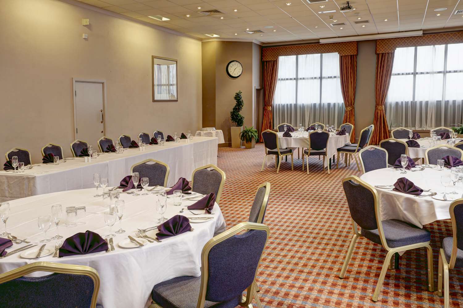 Frodsham Forest Hills Hotel 45/57