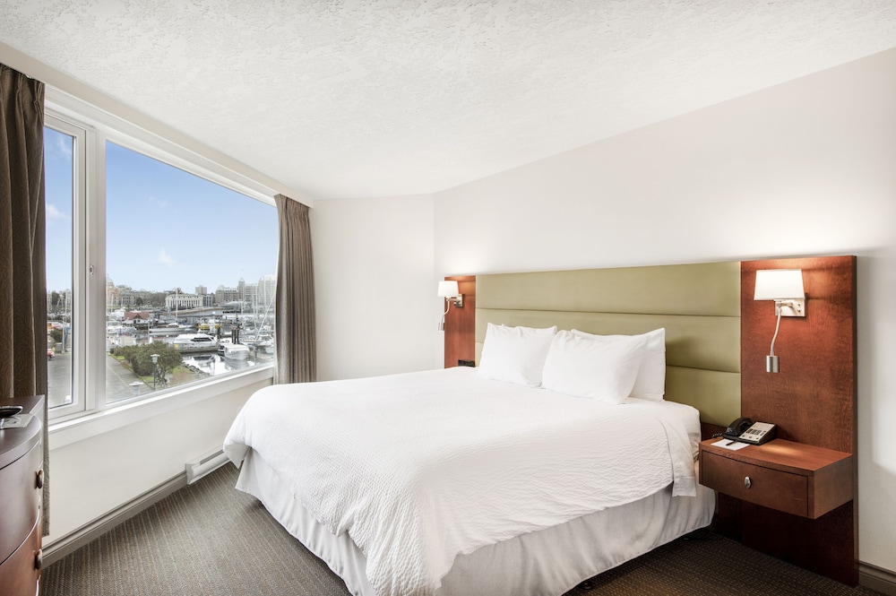 1 BEDROOM, SUITE, MARINA VIEW
