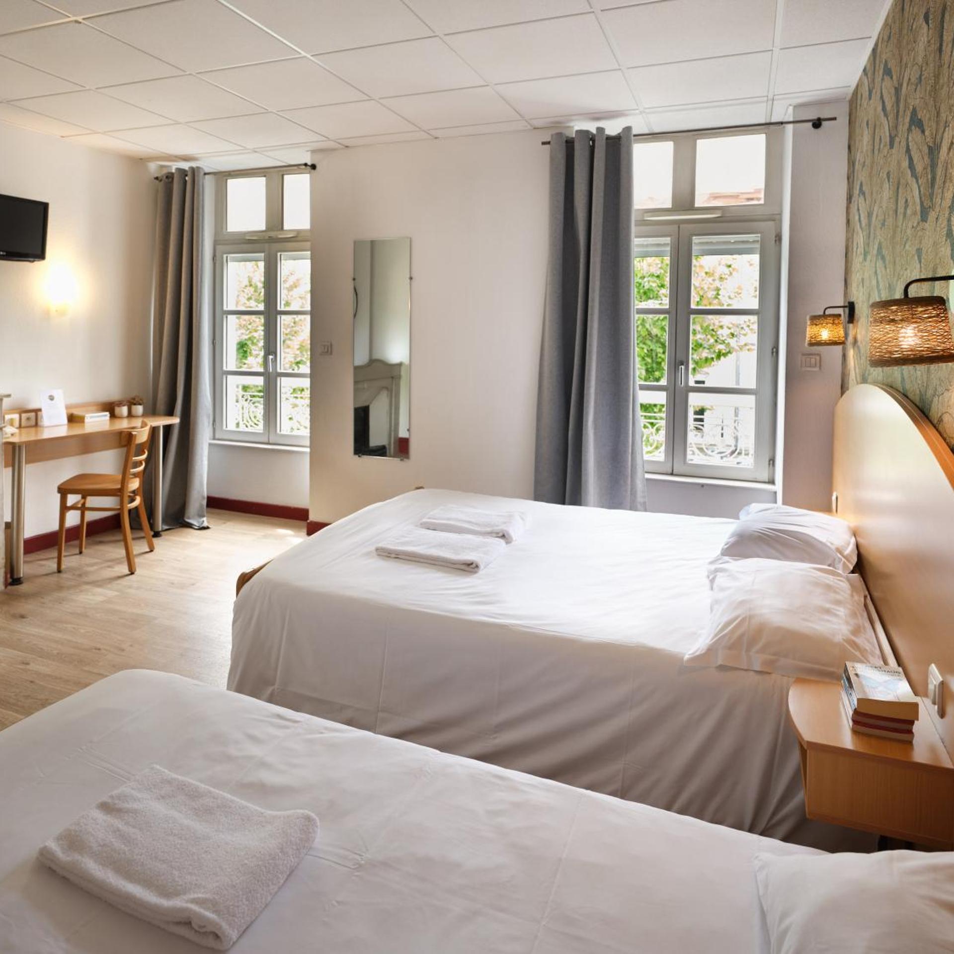 Room, Triple