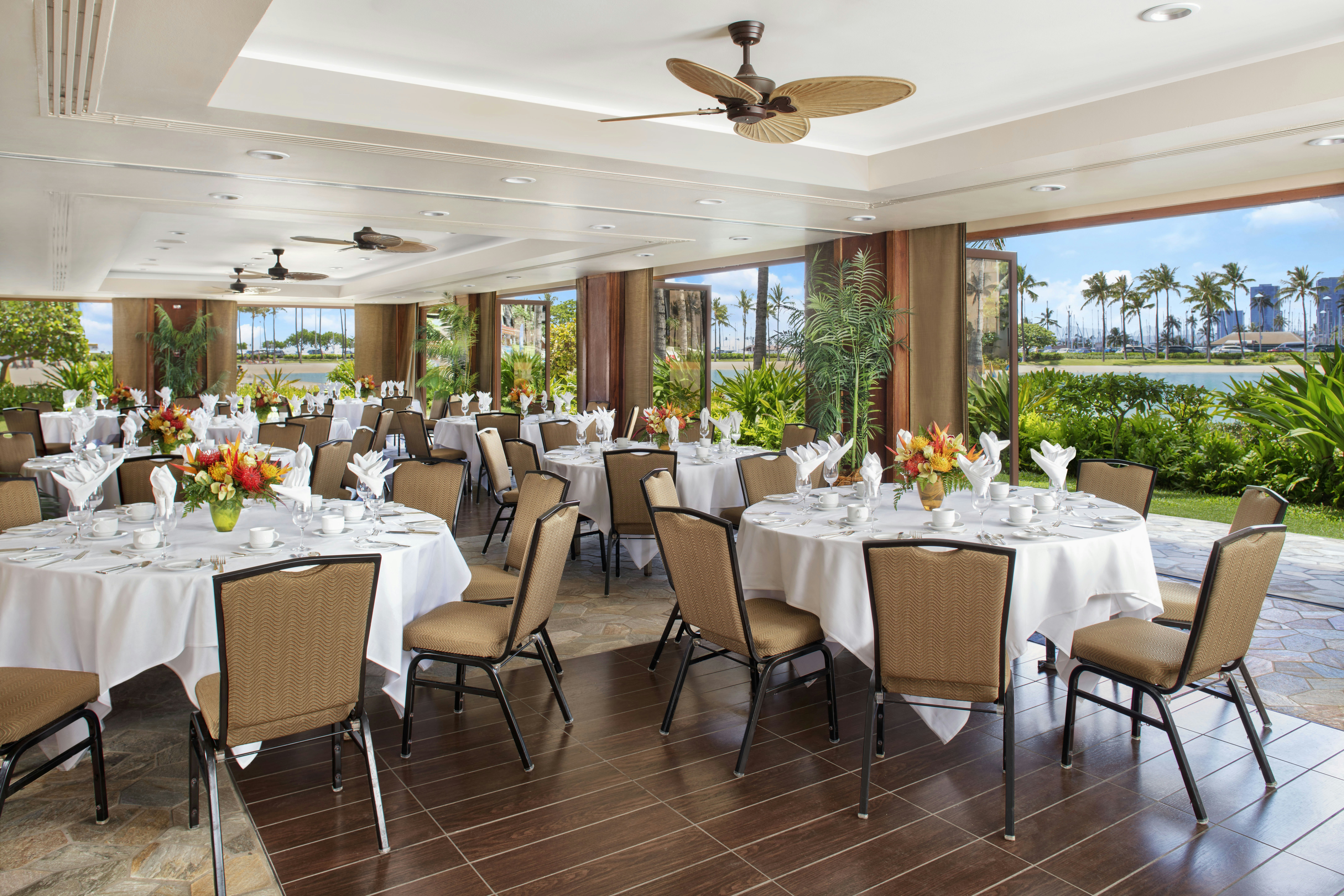 Hilton Hawaiian Village Waikiki Beach Resort 52/73