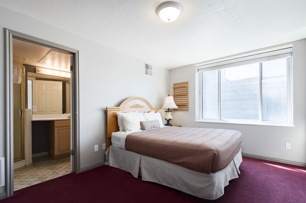 CONDOMINIUM, 2 BEDROOMS