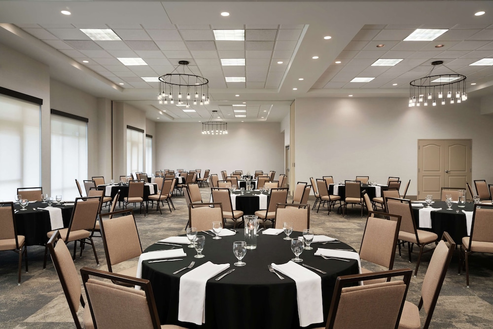 Hilton Garden Inn Charlotte Ayrsley 42/44
