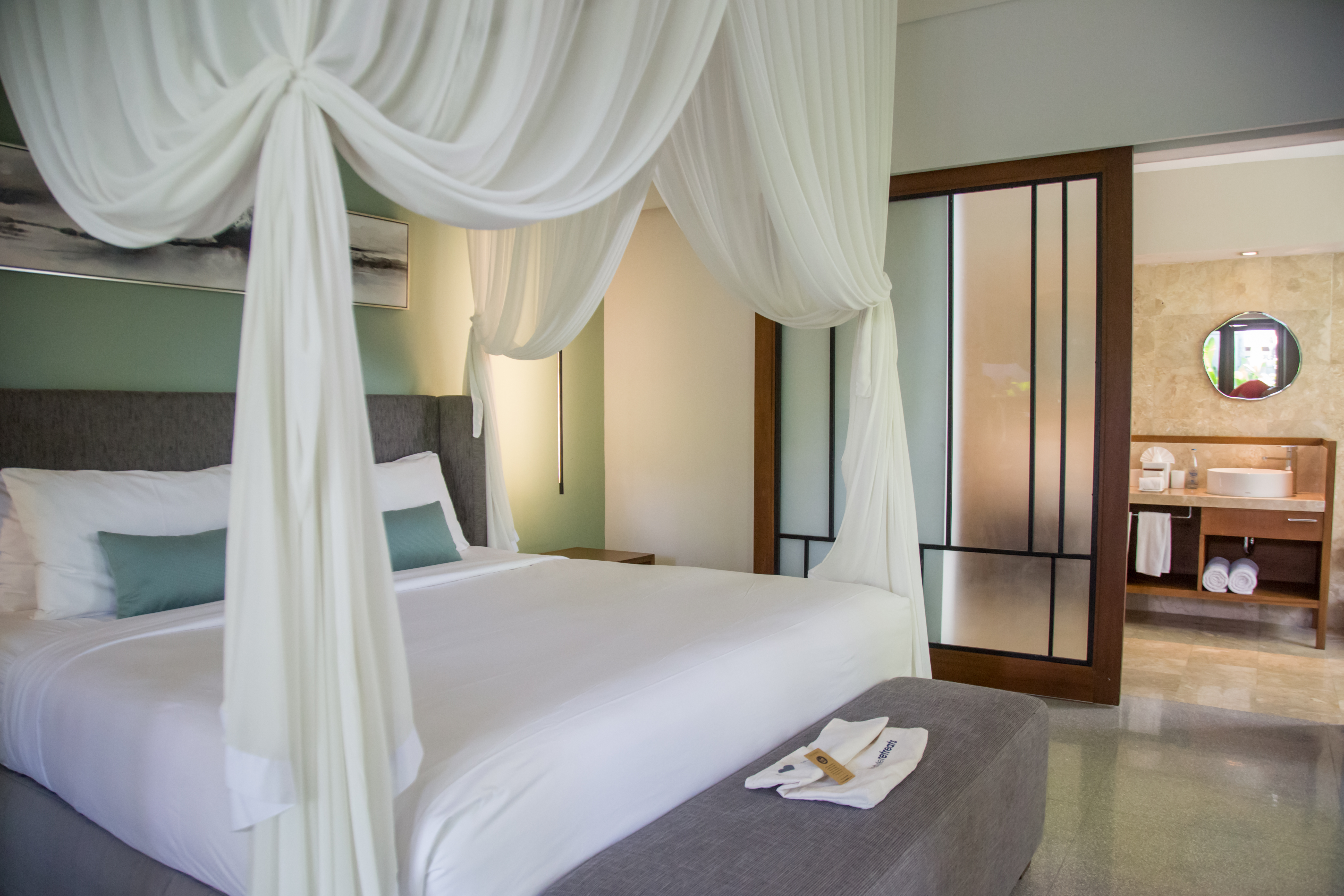 2 Bedrooms, Estate, Pool Estate