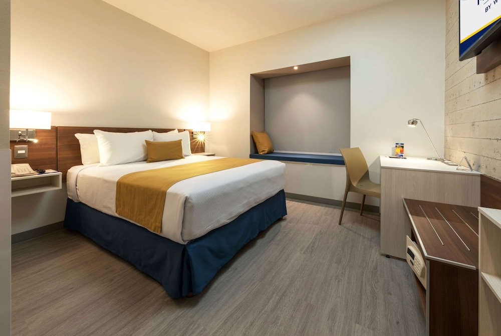 Microtel Inn Suites By Wyndham Irapuato 7/28