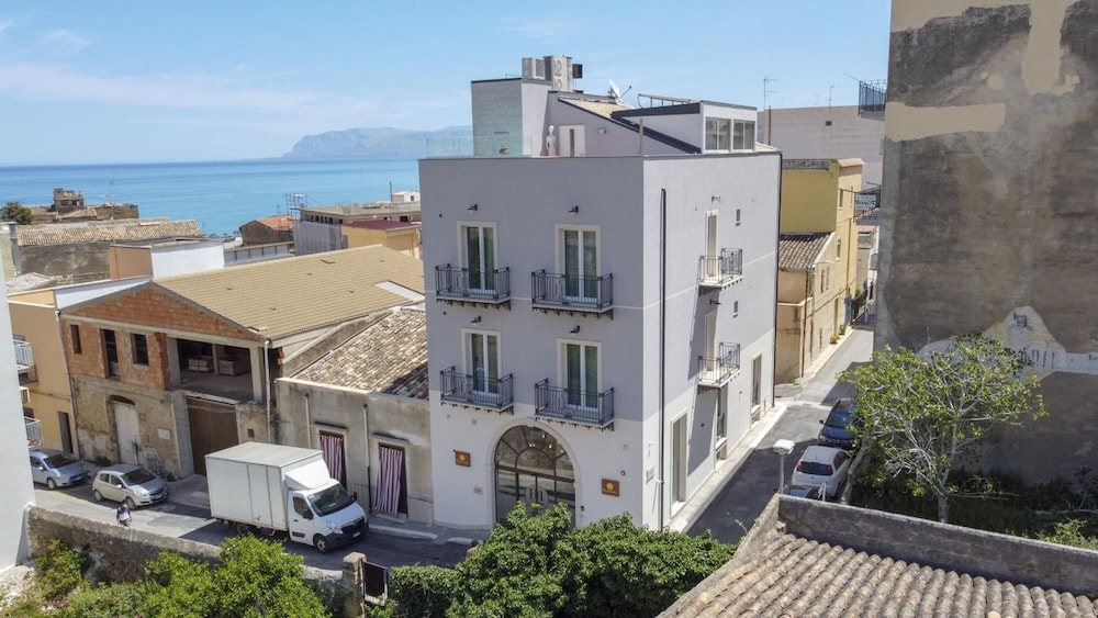 Luxmari hotel & spa 2/64
