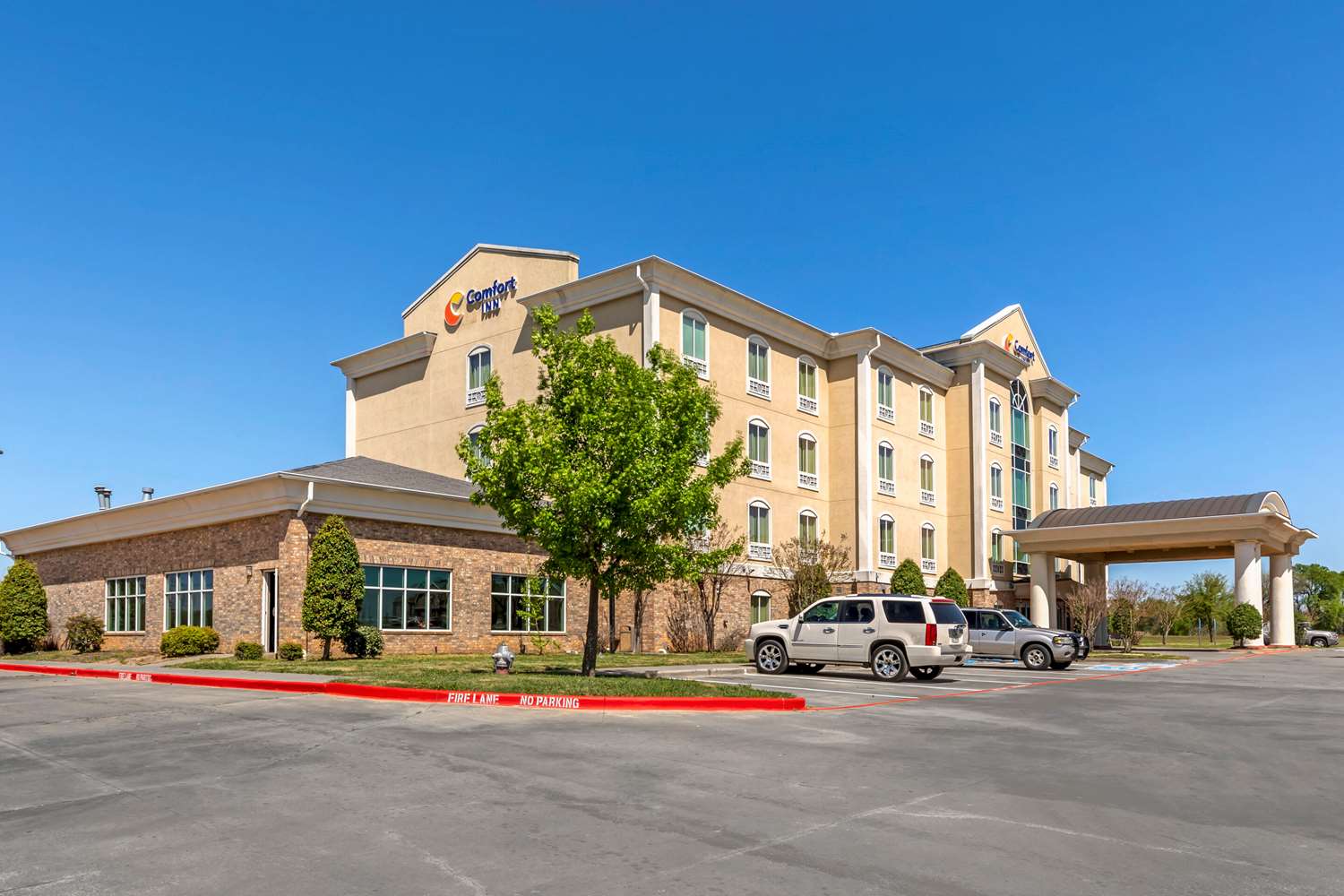 Comfort Inn Suites Denison North Lake Texoma 37/38