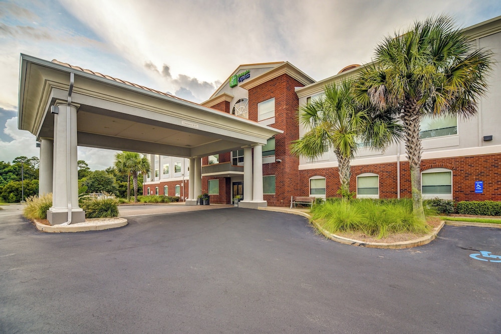 Holiday Inn Express Hotel And Suites Foley 69/75