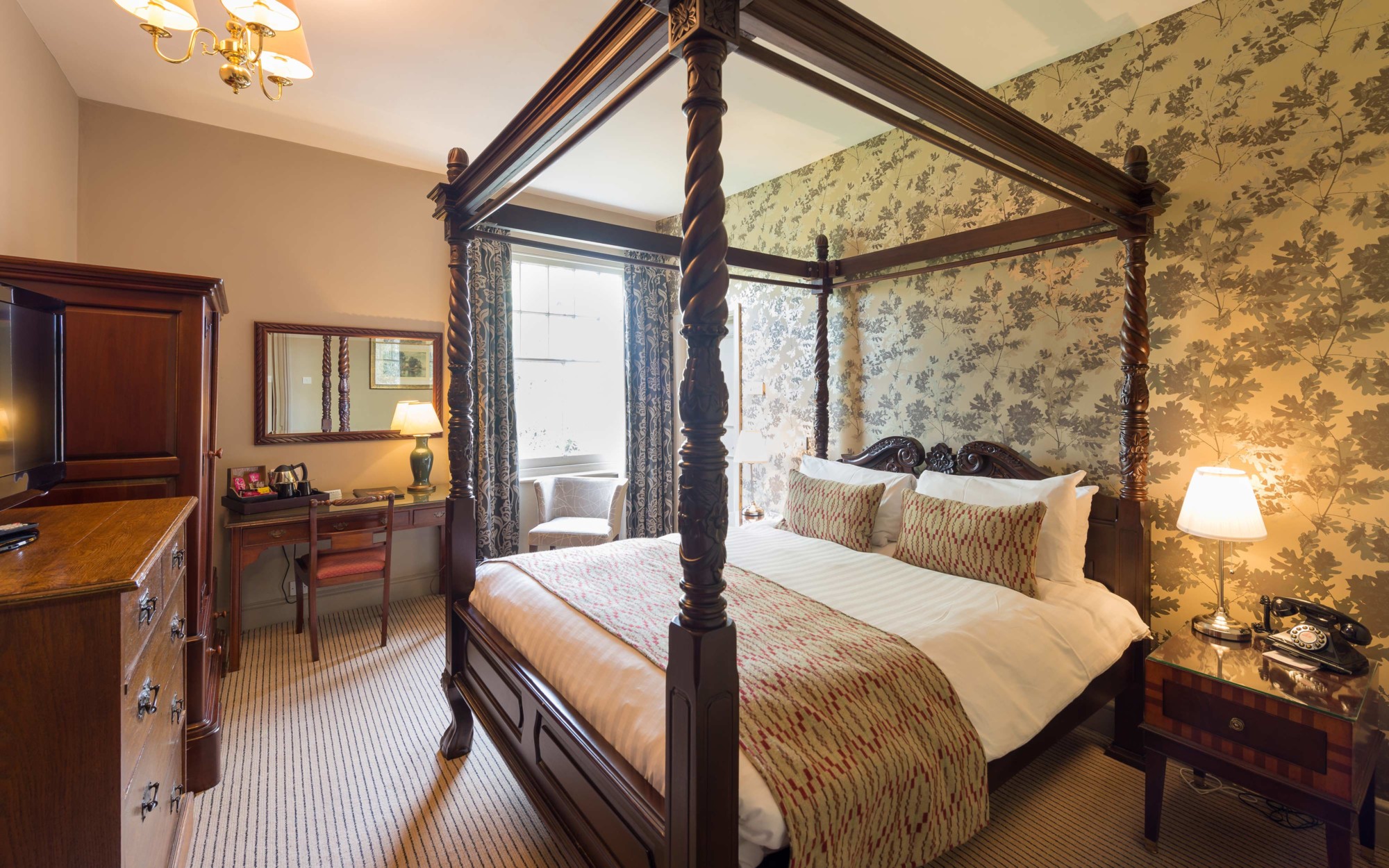 four poster