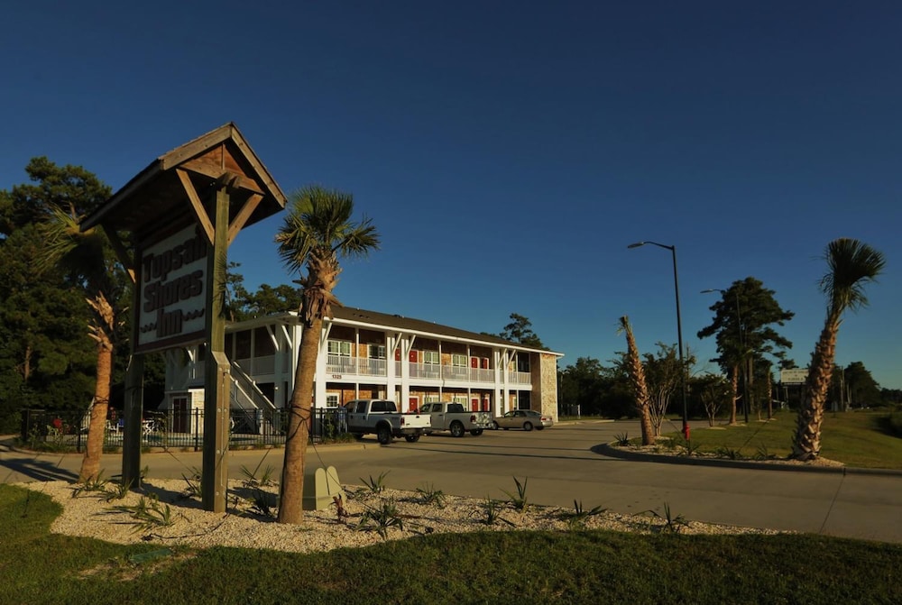 Topsail Shores Inn 52/67