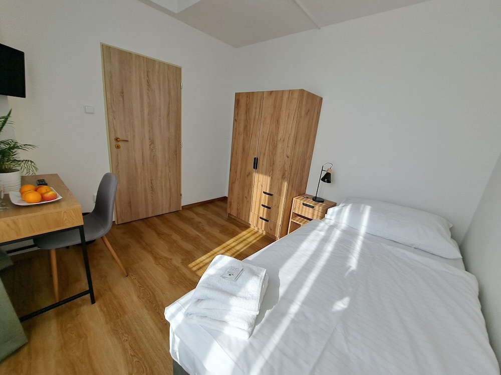 Legie Hotel 9/45