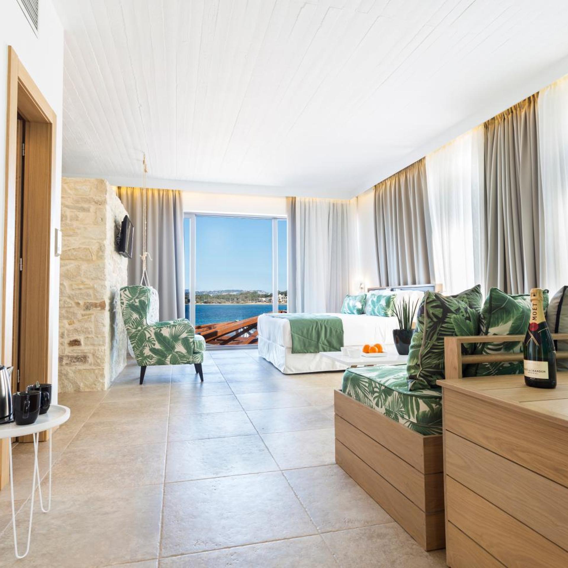 Kalamaki Luxury Suites 37/51