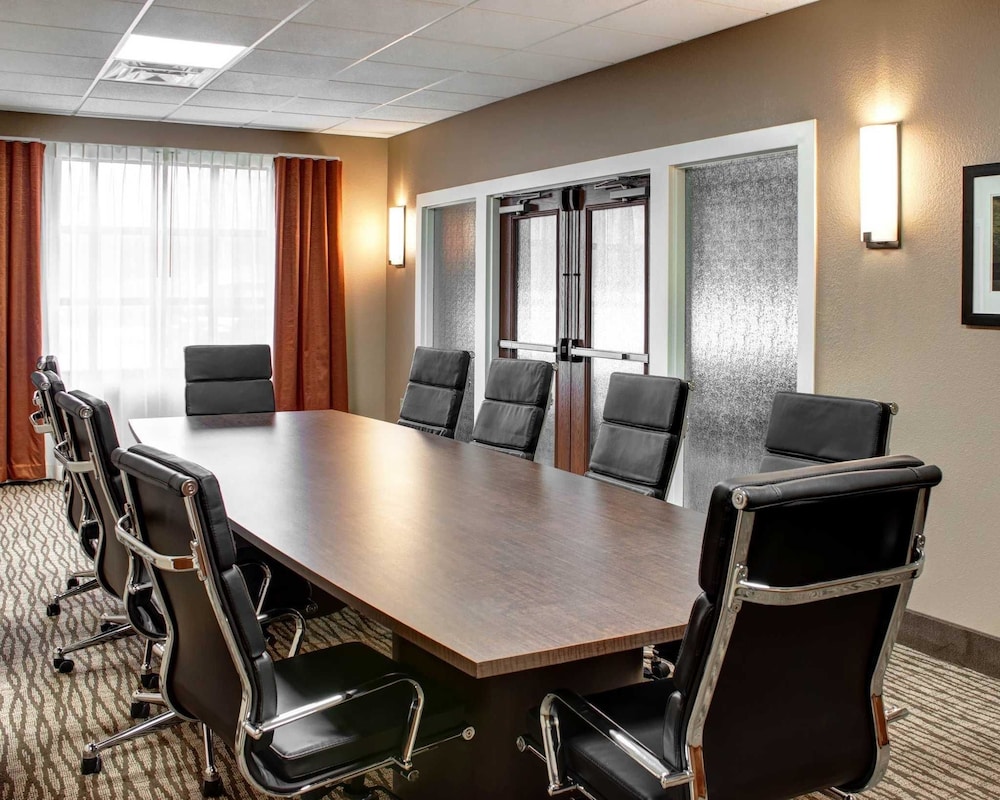 Comfort Inn & Suites Caldwell 44/54
