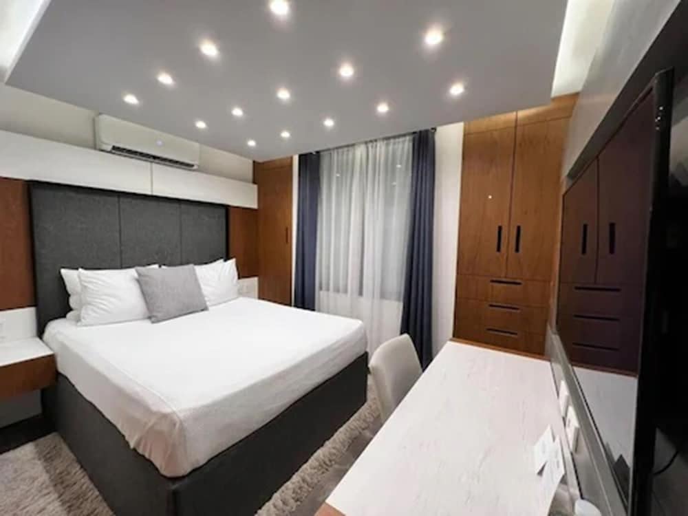 Seven Boutique Apartments 10/55