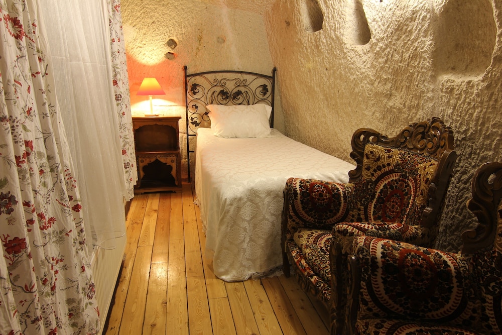 Ascension Cave Suite 16/30