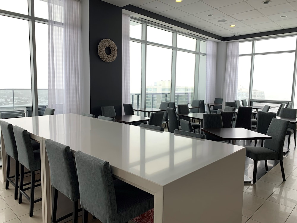 Liberty Suites Hotel 50/63