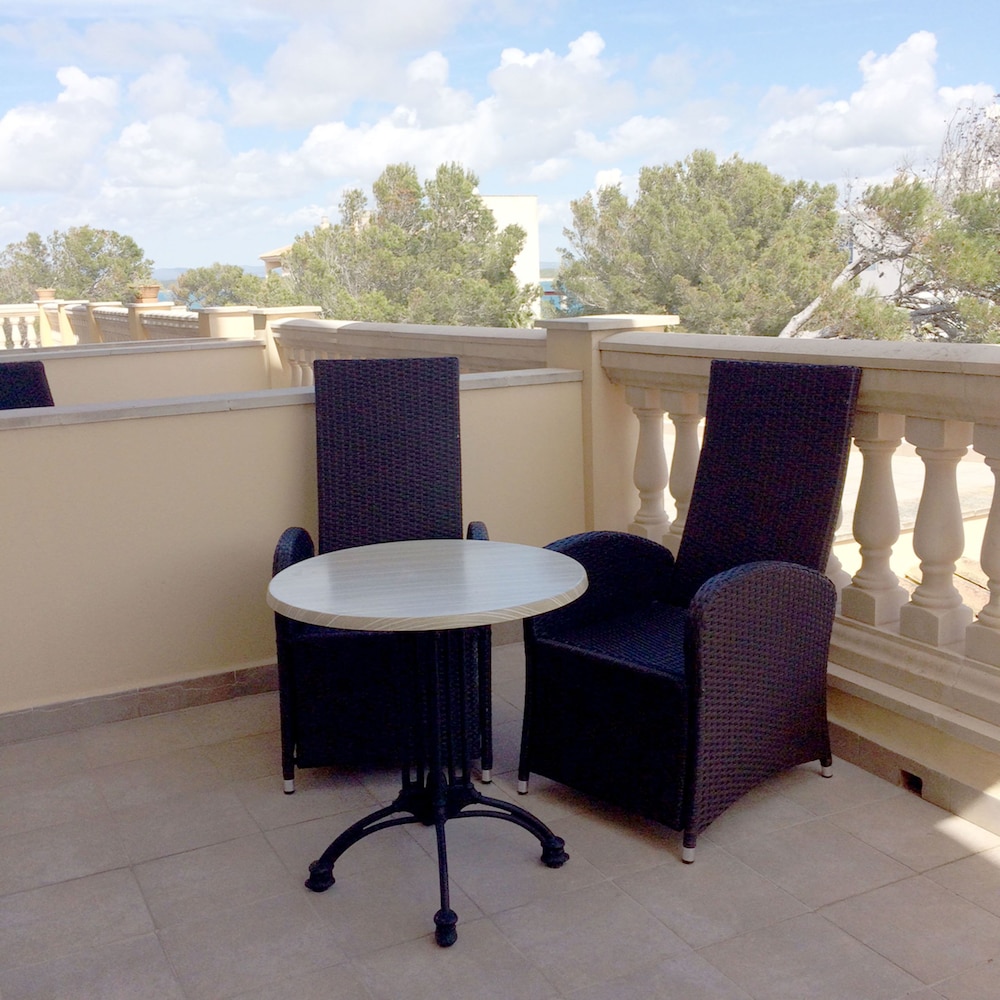 HOTEL VILLA CHIQUITA 65/73
