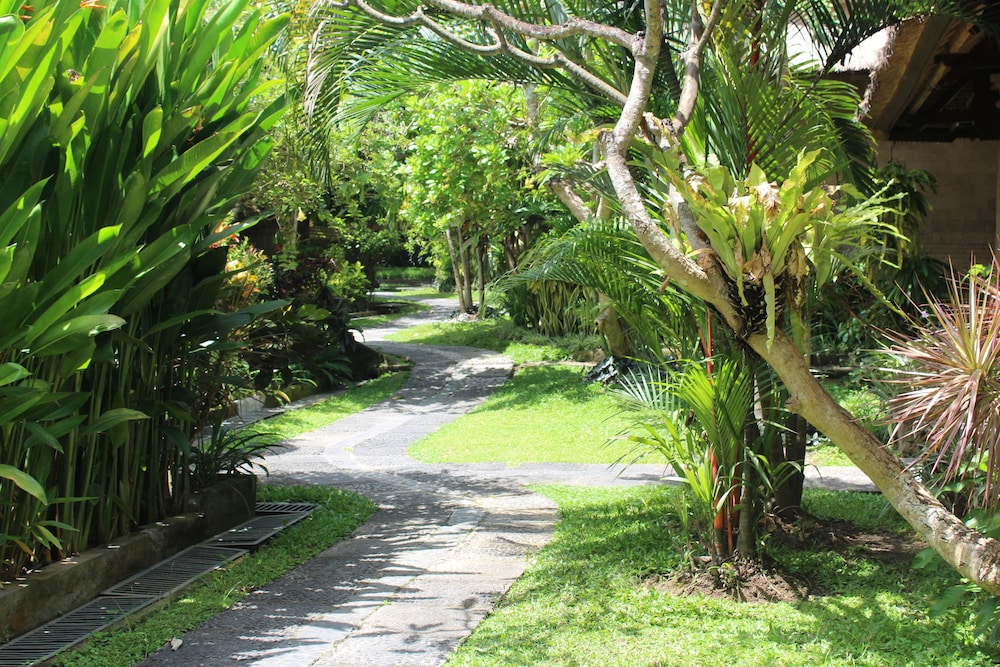 BALI AGUNG VILLAGE 8/60