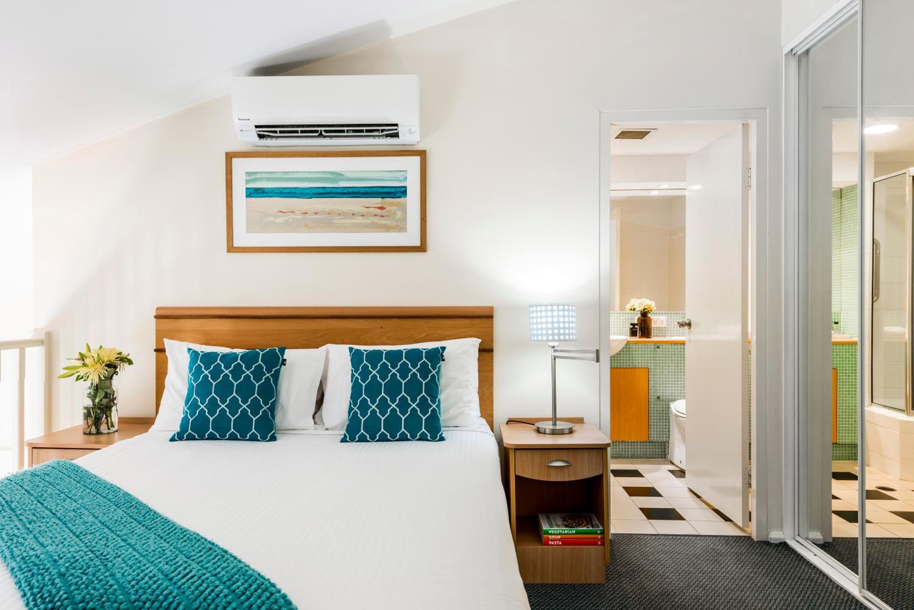 1 Bedroom, Loft, Apartment, Queen Bed