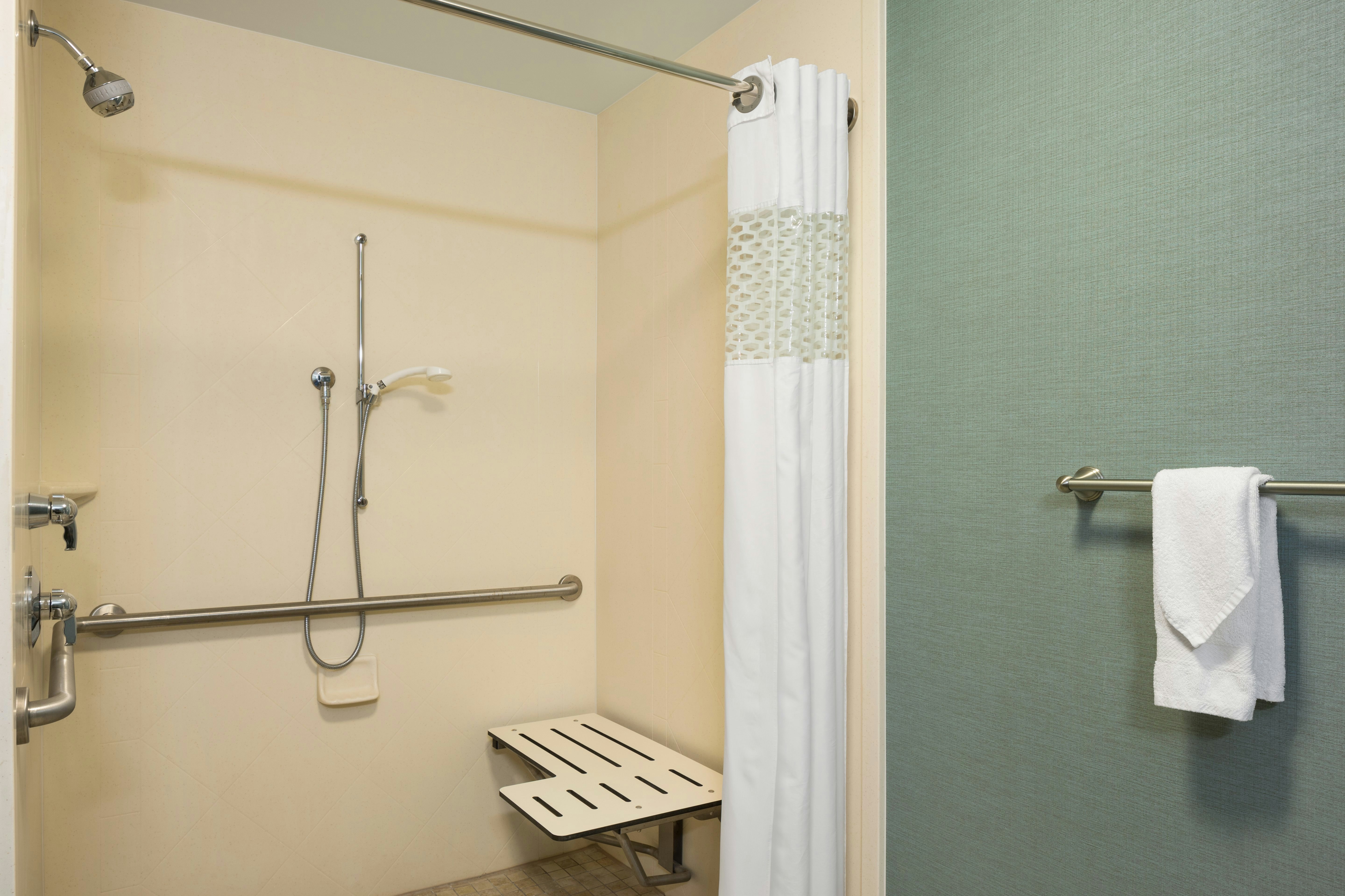 ROOM, KING BED, ACCESSIBLE
