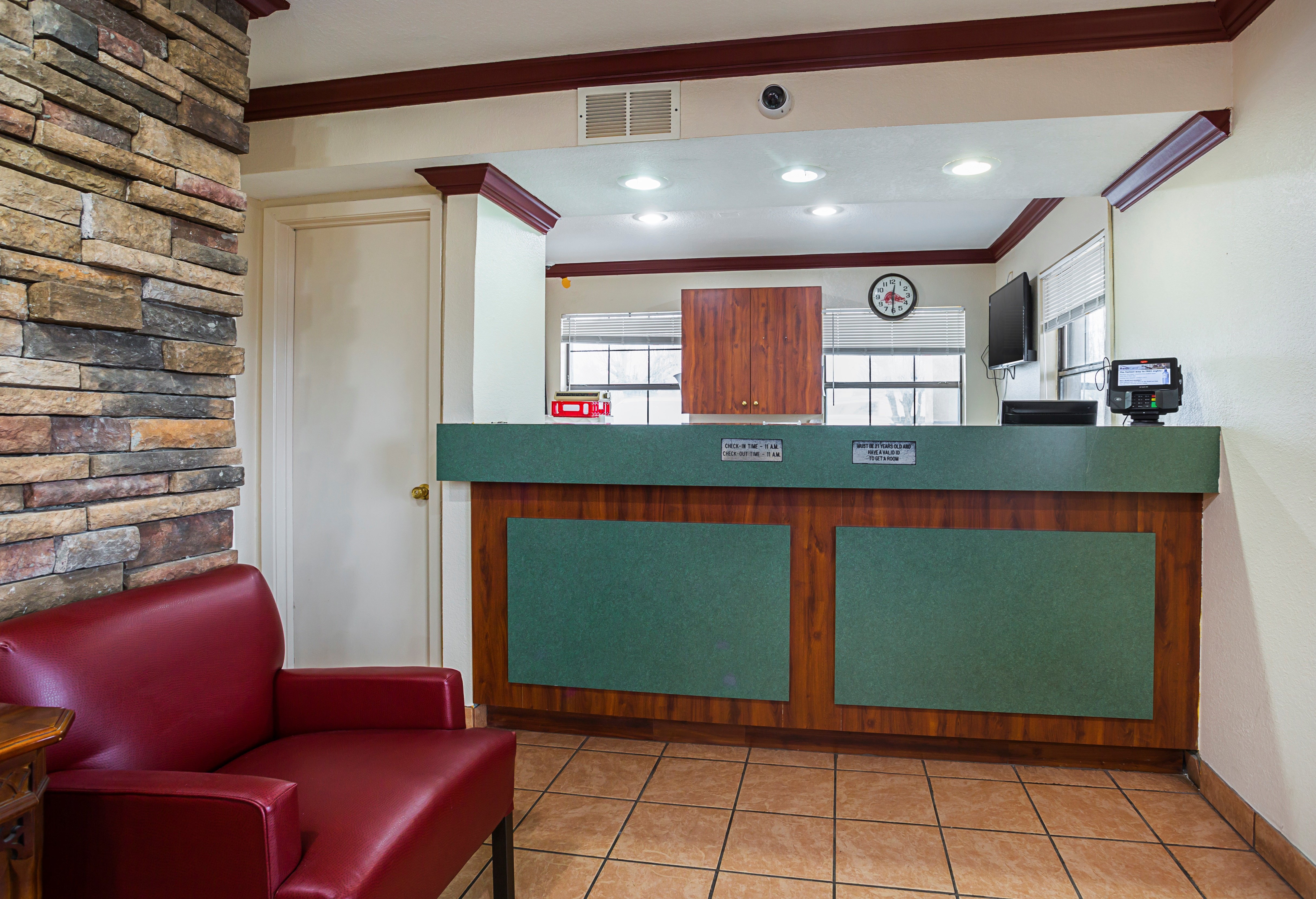 Red Roof Inn West Memphis, AR 12/44