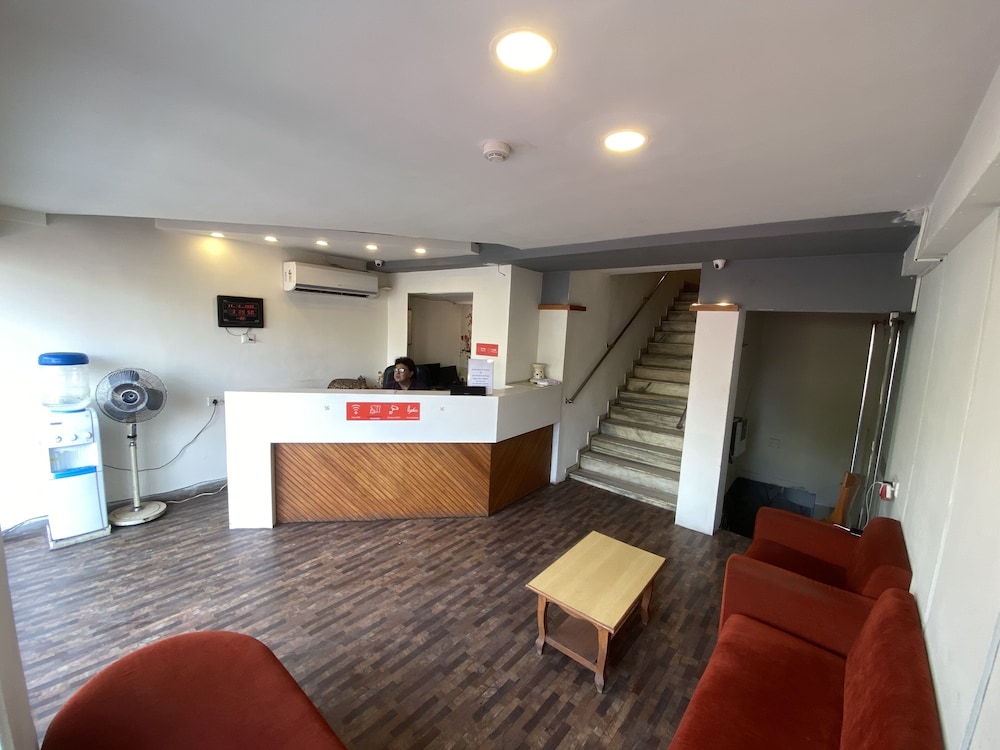 OYO Flagship 36844 Riverfront 6/31