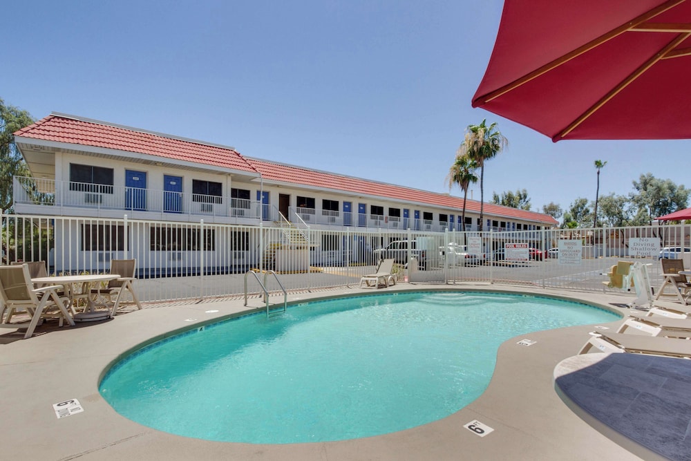 Motel6 Tempe, AZ - Broadway - ASU 55/63