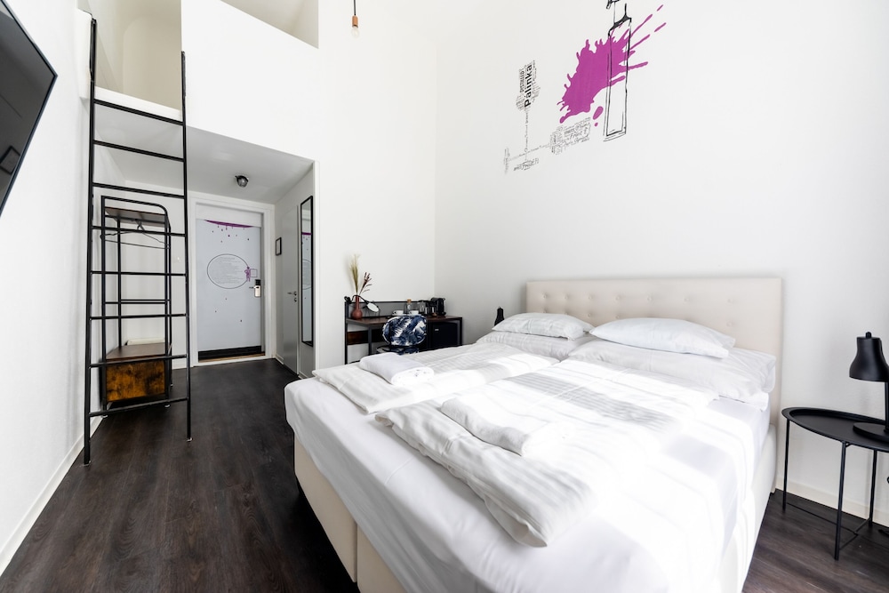 ROOM, QUADRUPLE, 2 DOUBLE BEDS, PRIVATE BATHROOM