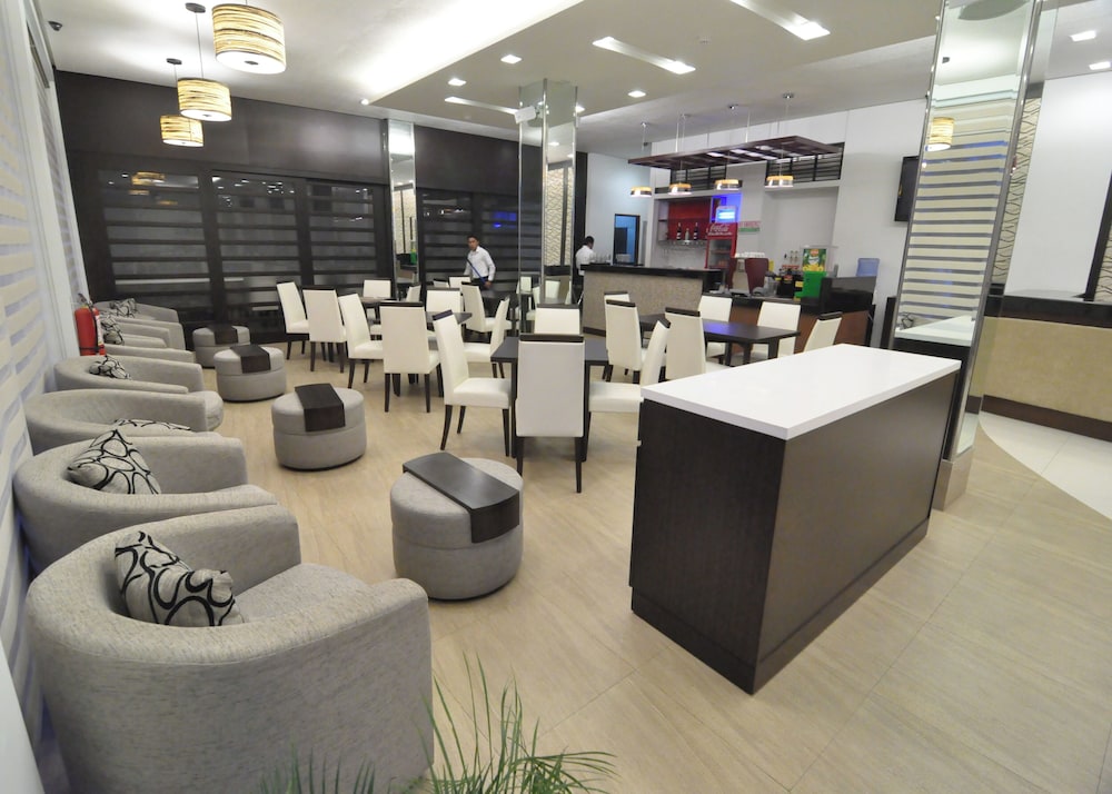 Casablanca Suites Near Airport 38/59
