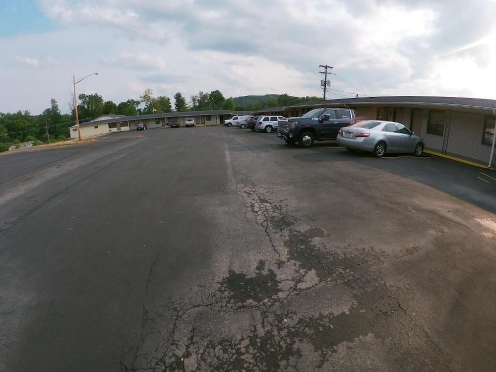 Budget Inn Clearfield 44/56