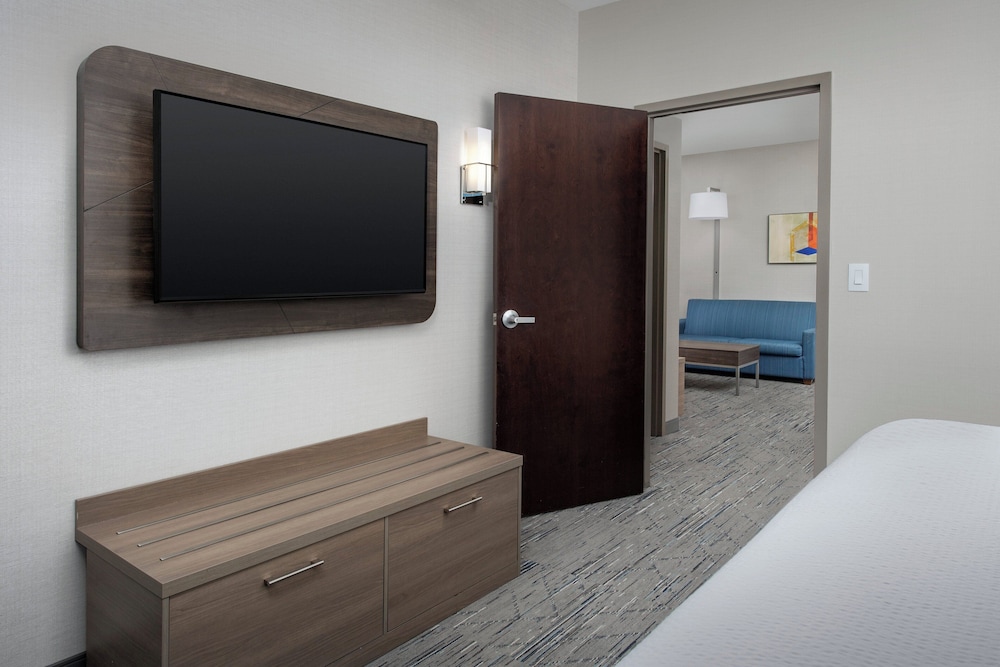 Holiday Inn Express Hoteland Suites Knoxville-Clinton 45/65