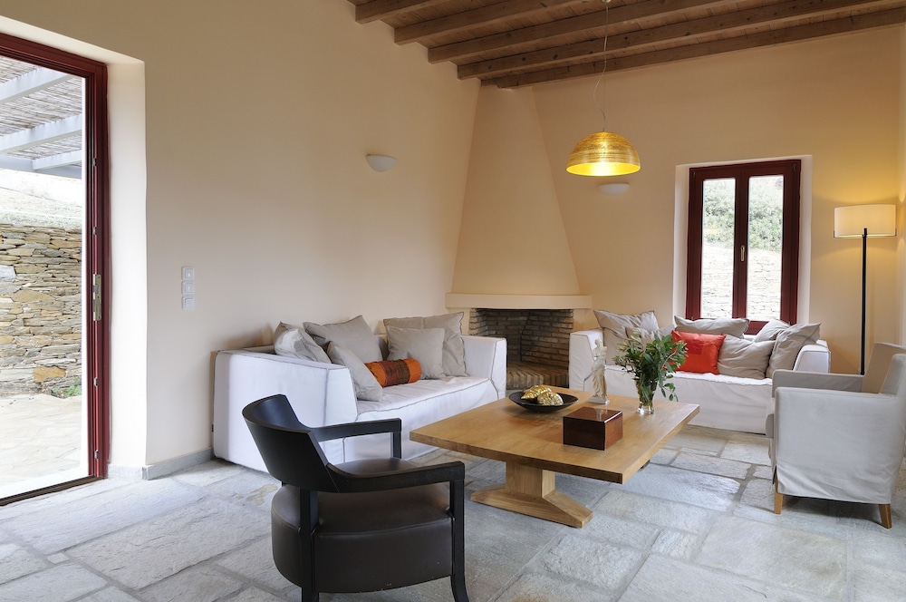 AEGEA BLUE CYCLADITIC RESORT(FOMERLY AEGEA BLUE VILLAS AND SUITES) 37/72