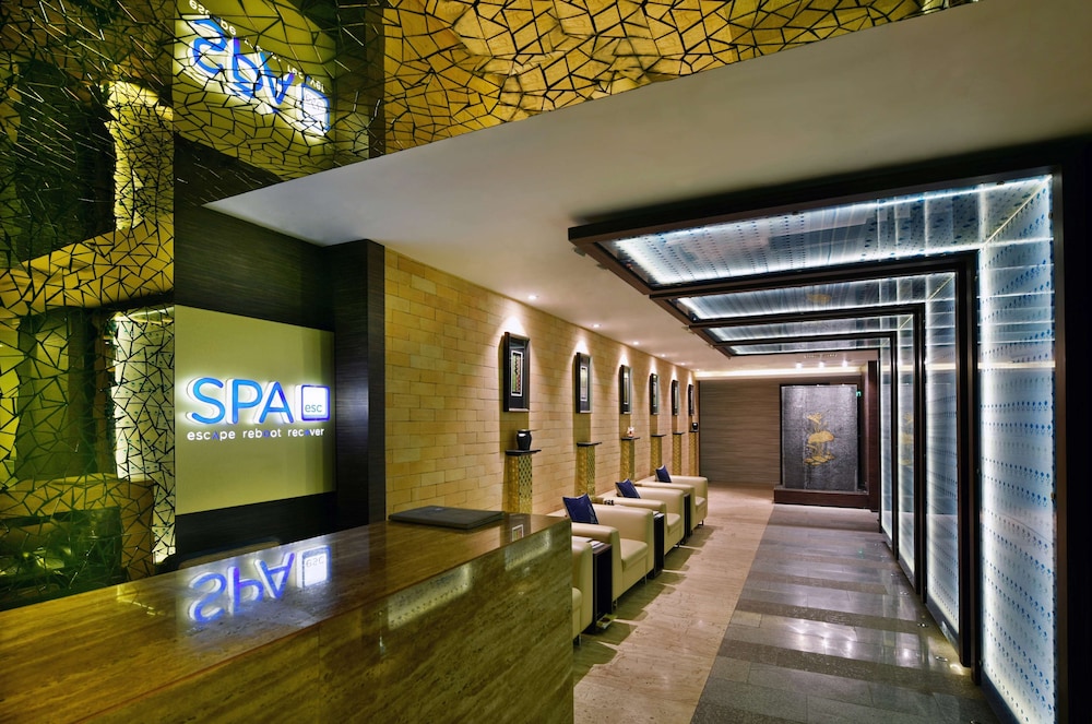 Radisson Blu Dhaka Water Garden 44/83