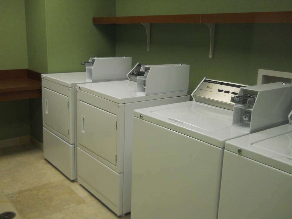 Hampton Inn Suites Birmingham 280 East Eagle Point 26/62