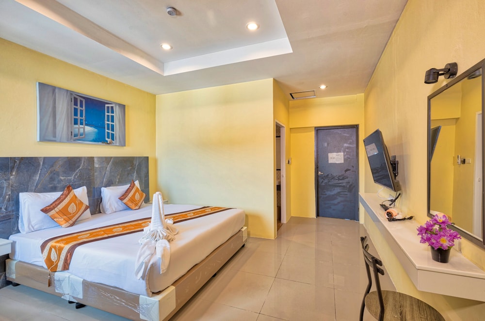 TJ Patong Hotel (SHA Plus+) 7/26