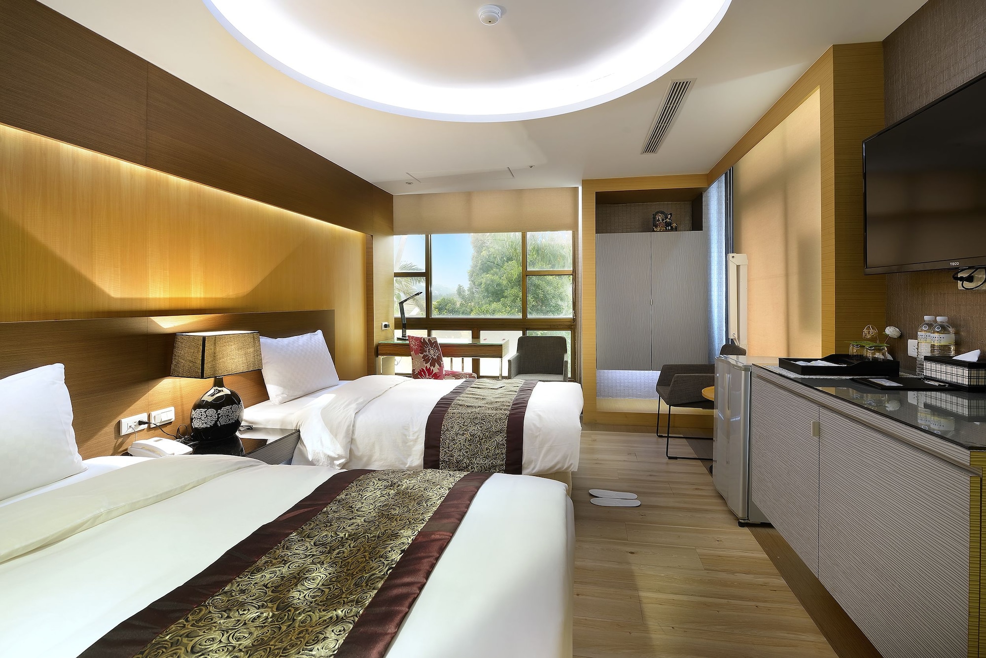 Deluxe, Twin Beds