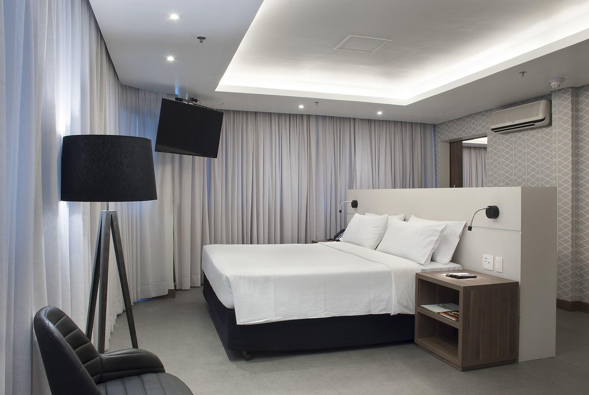 Suite, King Bed, Smoking, Master Porto Alegre (ex. Holiday Inn Porto Alegre) 4/7