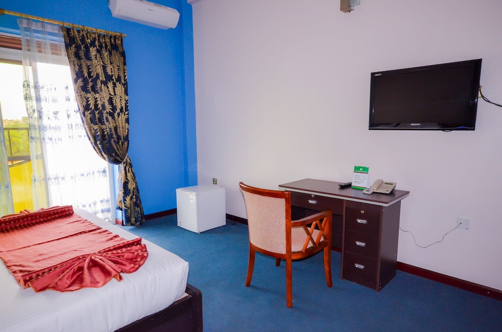 Emperor Hotels 17/39