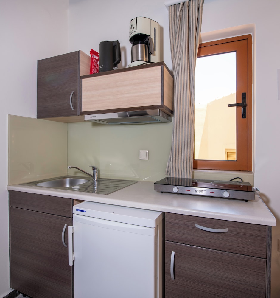 Eko Suites 52/53